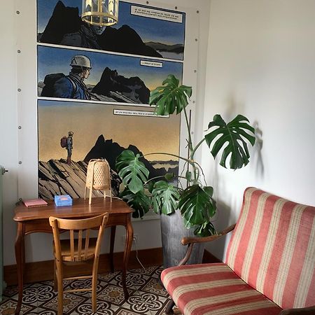 A Deux Pas De La Gare, La Maison Rouge Albertville Exteriér fotografie