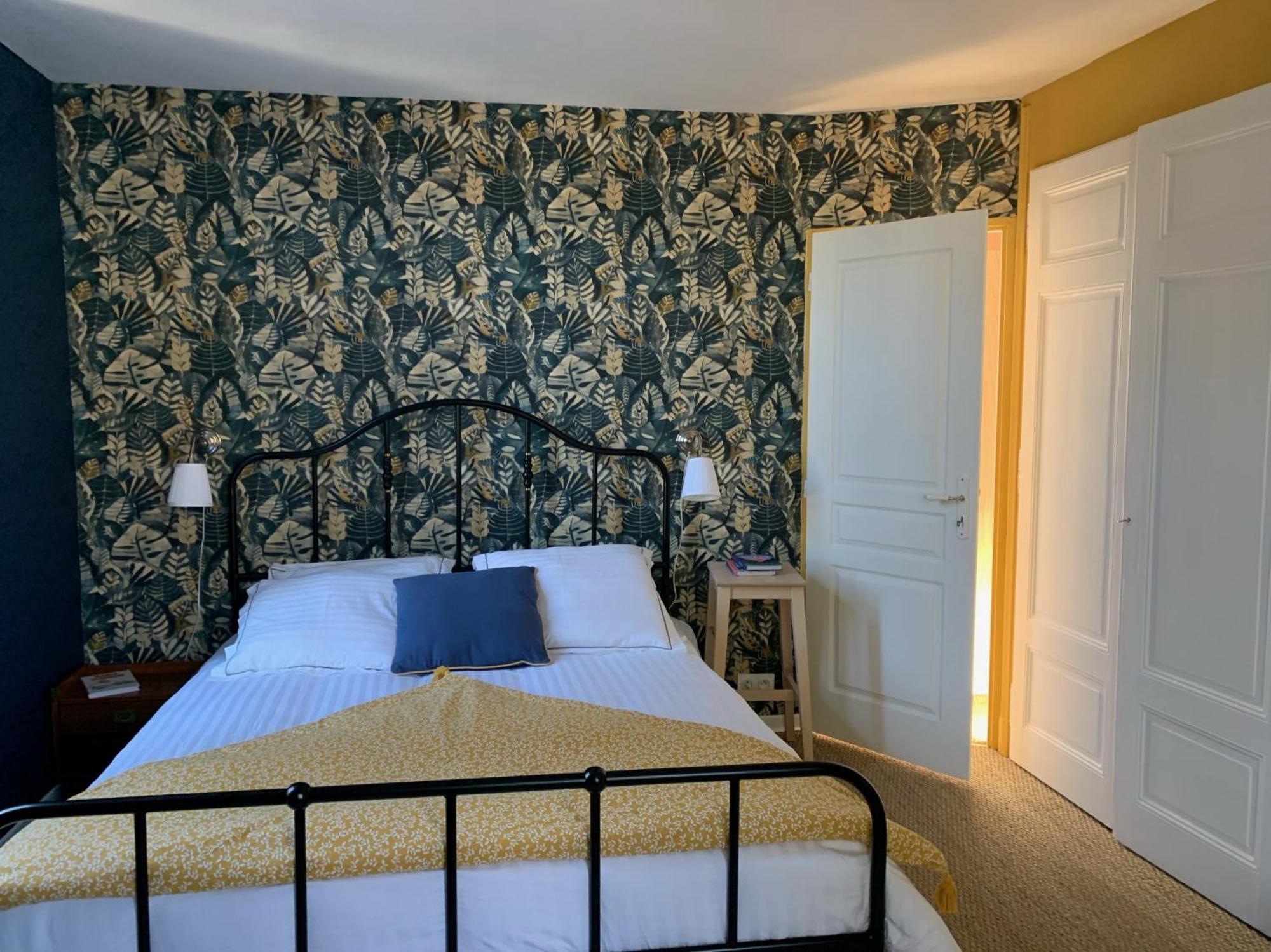 A Deux Pas De La Gare, La Maison Rouge Albertville Exteriér fotografie