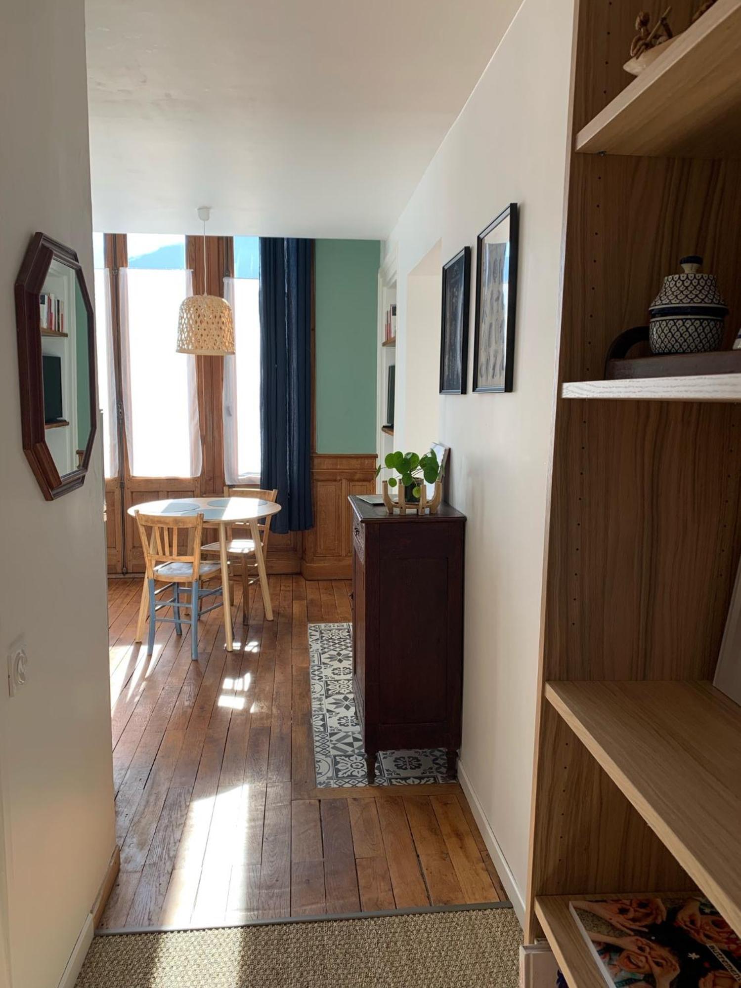 A Deux Pas De La Gare, La Maison Rouge Albertville Exteriér fotografie